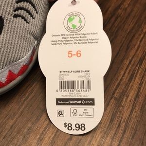 Boy shark slippers size 5-6, new with tags